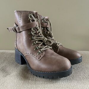 Very G brand Brown Lace-Up Ankle Boots